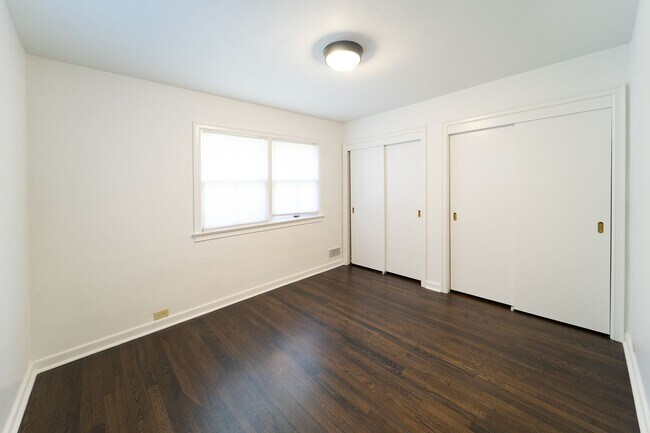 Building Photo - Newly Remodel Home in West Hills!
