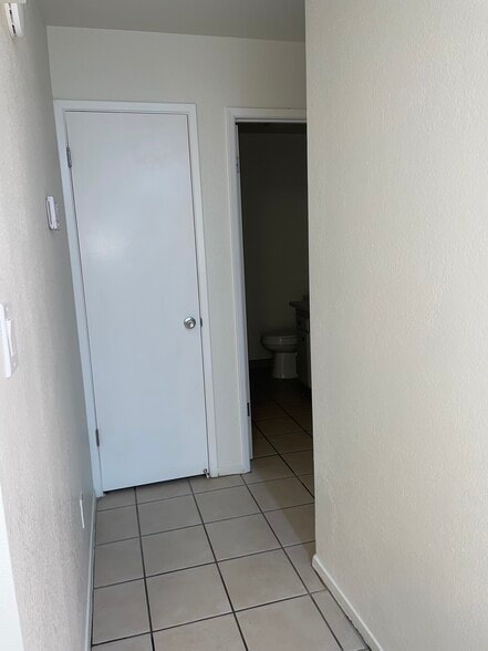 Building Photo - 5443 W Santa Ana Ave