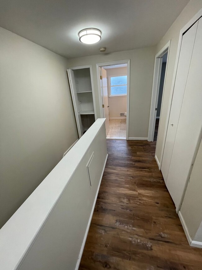 Building Photo - Beautiful home in Lathrup Village--3br/2.5ba/Basement/Attached Garage