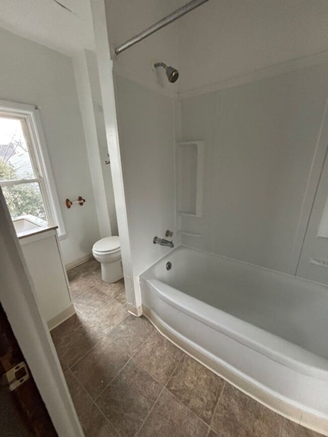 Building Photo - 316 Highland Ave