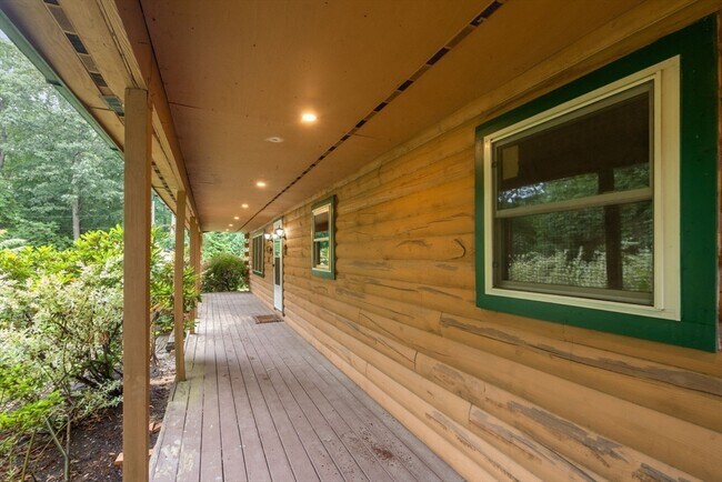 Building Photo - 56 Parmenter Ln