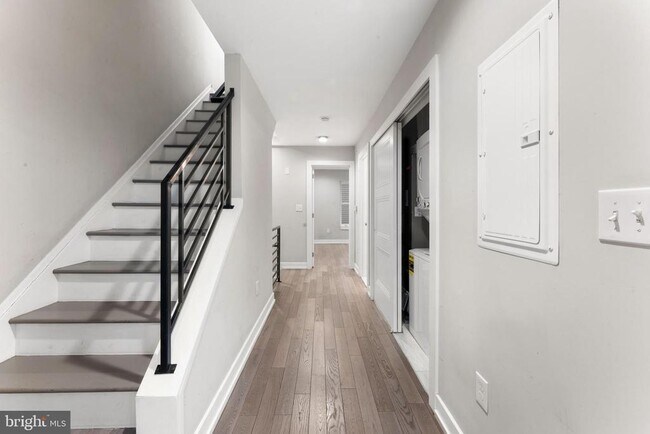 Building Photo - 1407 N 8th St