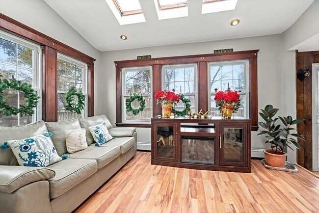 Building Photo - 162 Elliot Ave