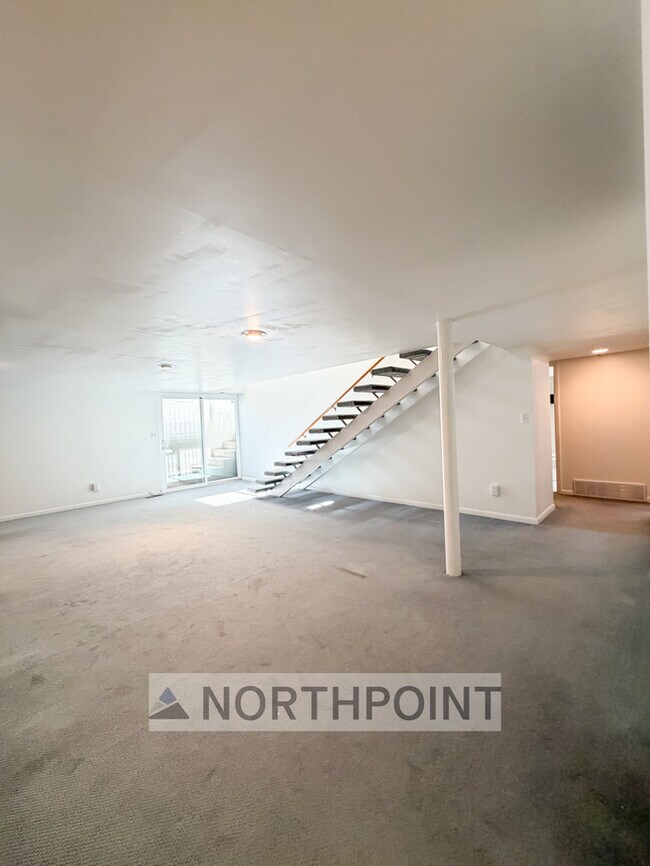 Building Photo - Midcentury Modern Masterpiece