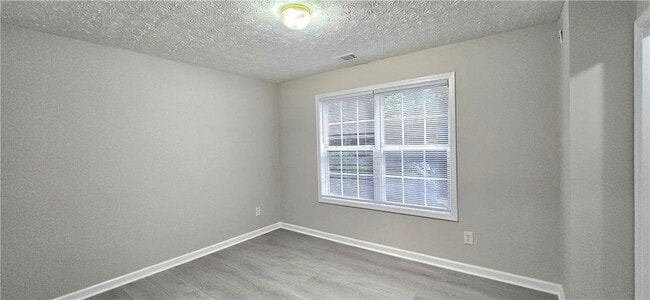 Building Photo - 610 James Ridge Dr