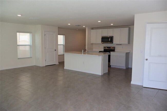 Building Photo - 8627 SW 45th Ct