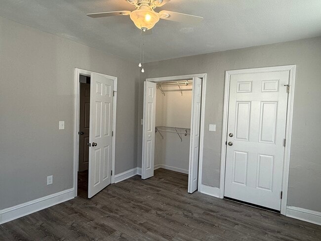 Building Photo - 40 Center St