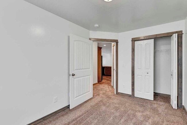 Building Photo - 3220 Lark Ave