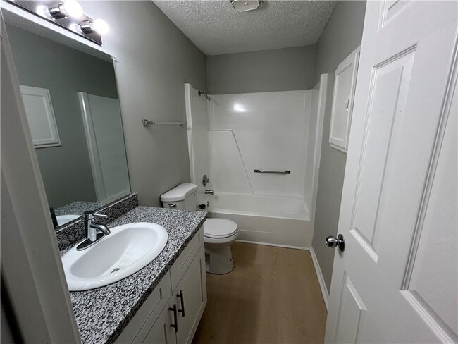 Building Photo - 1379 E Sequoyah Ct