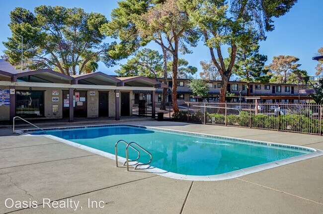 Building Photo - 1 br, 1 bath House - 605 S. Royal Crest Ci...