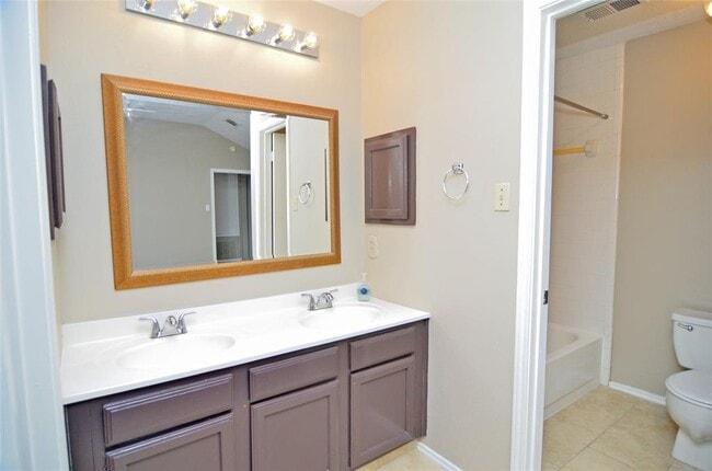 Building Photo - 745 Otter Creek Dr