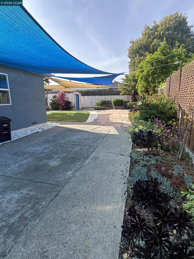 Building Photo - 356 Frederic Ave