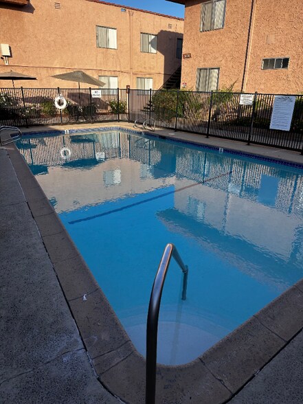 Building Photo - 5132 N Glendora Ave