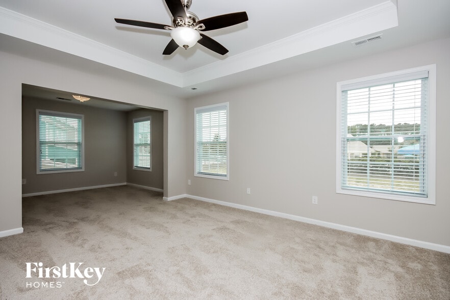 Building Photo - 7815 Sawgrass Ln