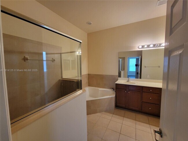 Building Photo - 9282 SW 171st Ct