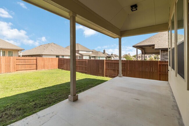 Building Photo - Beautiful 3-bed, 2-bath home for lease in the Oaks at San Gabriel in Georgetown!