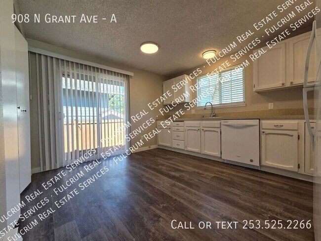 Building Photo - 908 N Grant Ave