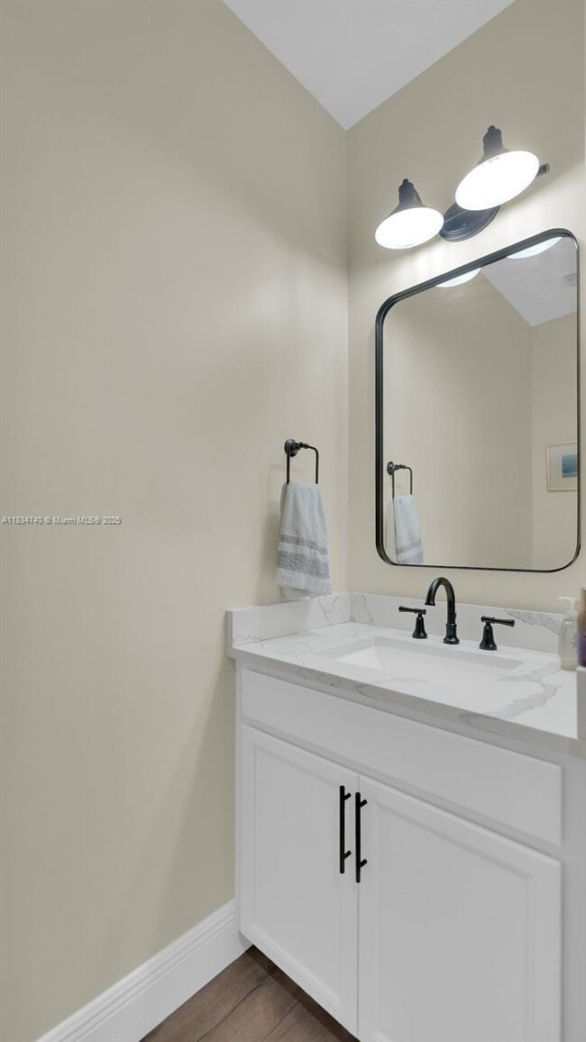 Building Photo - 9595 Town Parc Cir N