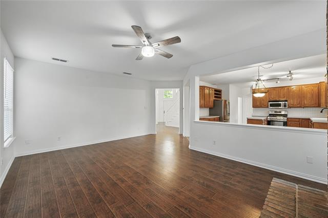 Building Photo - 916 Sugarberry Ln