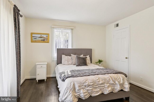 Building Photo - 5301 Goldsboro Rd