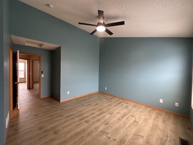 Building Photo - 405 Village Pkwy