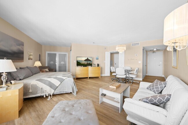 Building Photo - 3700 Galt Ocean Dr