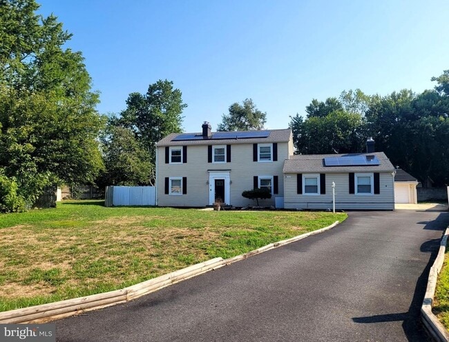Building Photo - 6 Tudor Ct