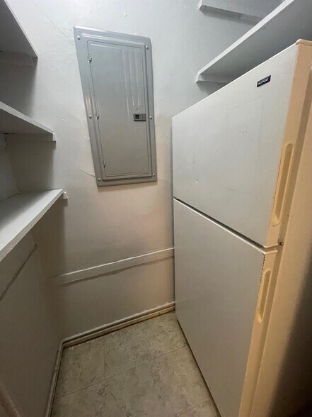 Building Photo - 63 Summer St