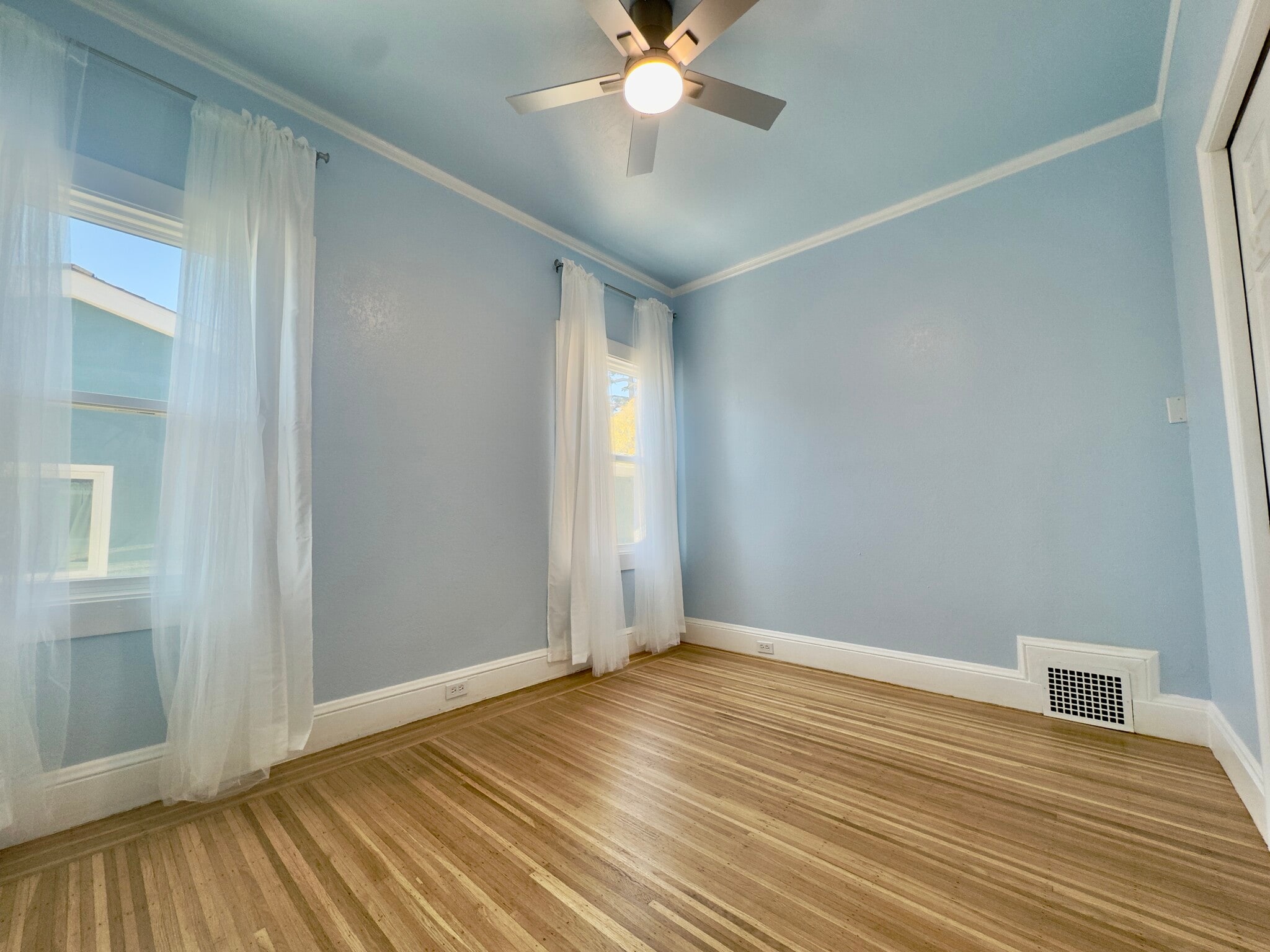 Building Photo - 2615 Maxwell Ave