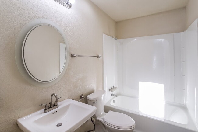 Building Photo - 58 Robins Nest Dr