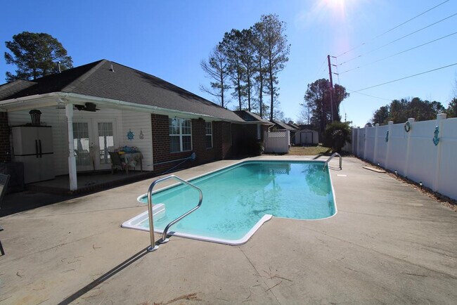 Building Photo - 280 Trillium Ln