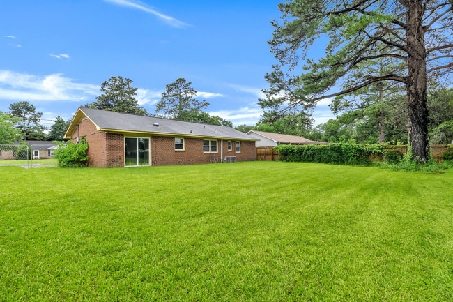 Building Photo - MOVE IN SPECIAL!!! $500 off 1st months rent!