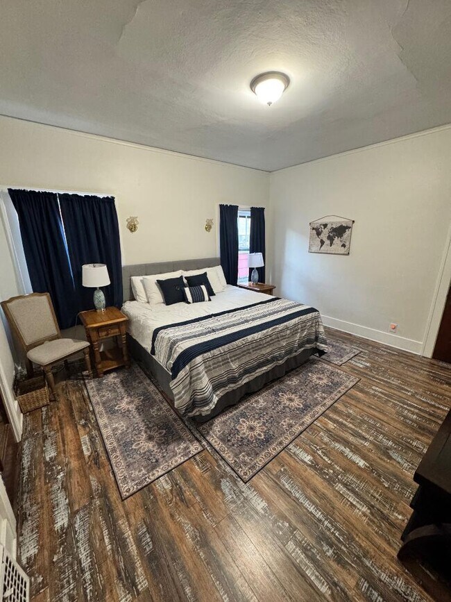 Building Photo - 2201 W State St