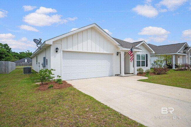 Building Photo - 15133 Forsythia Lp