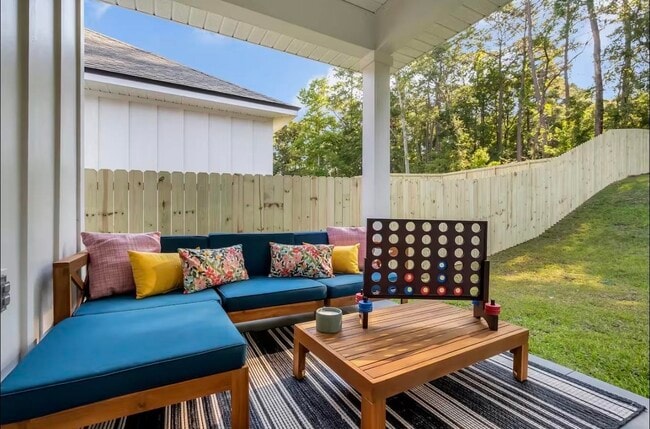 Building Photo - 2047 Hansel Hl Dr