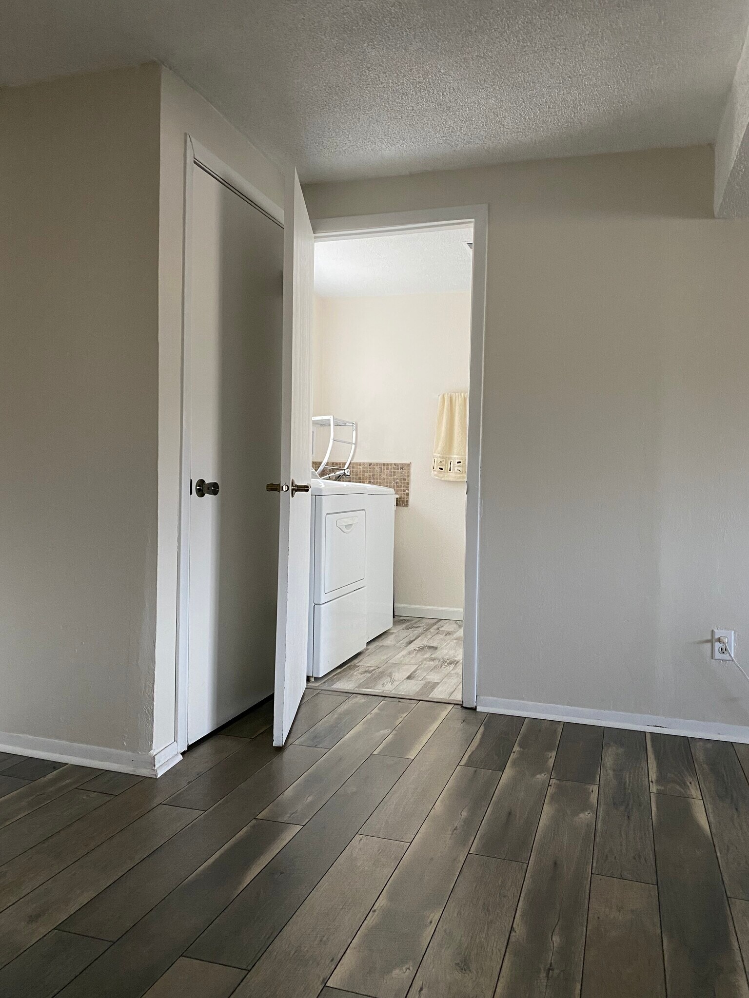 Building Photo - 325 Catalina Dr