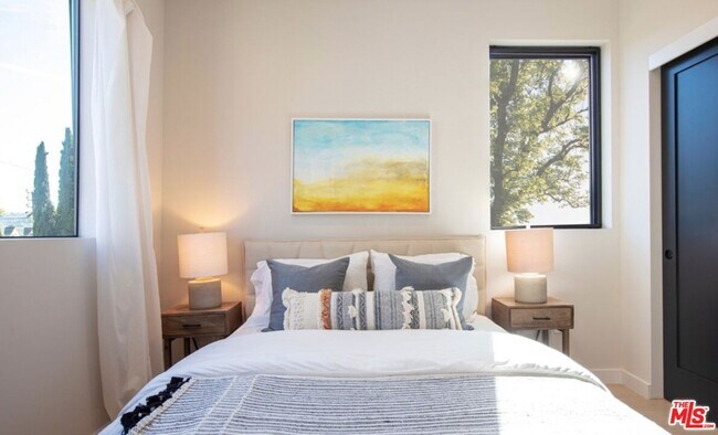 Building Photo - 4429 Tujunga Ave