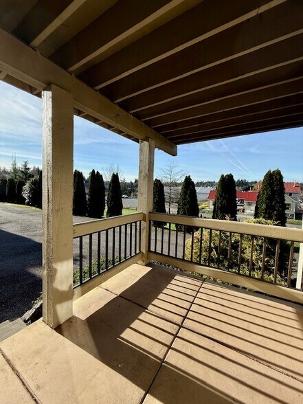 Building Photo - 325 C St