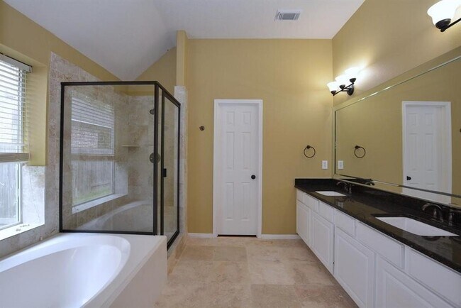 Building Photo - 1523 Stone Canyon Dr
