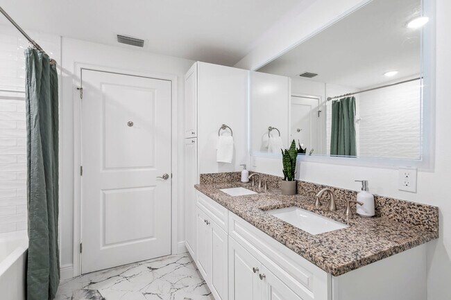 Building Photo - 605 Kemp St