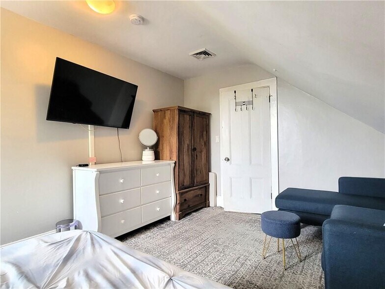 Building Photo - 11 Hammond St