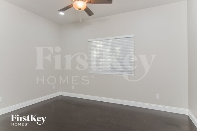 Building Photo - 5845 Clydene Dr