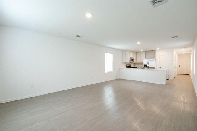 Building Photo - 21325 Carosella Dr