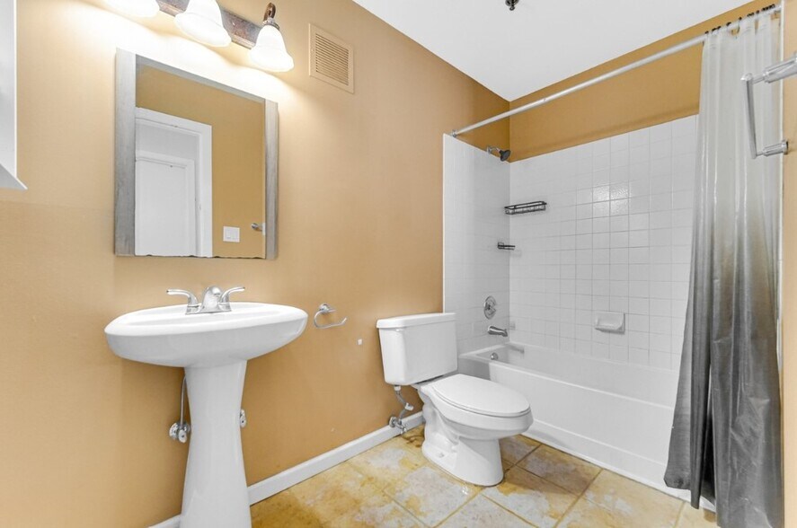 Building Photo - 3255 Kirchoff Rd