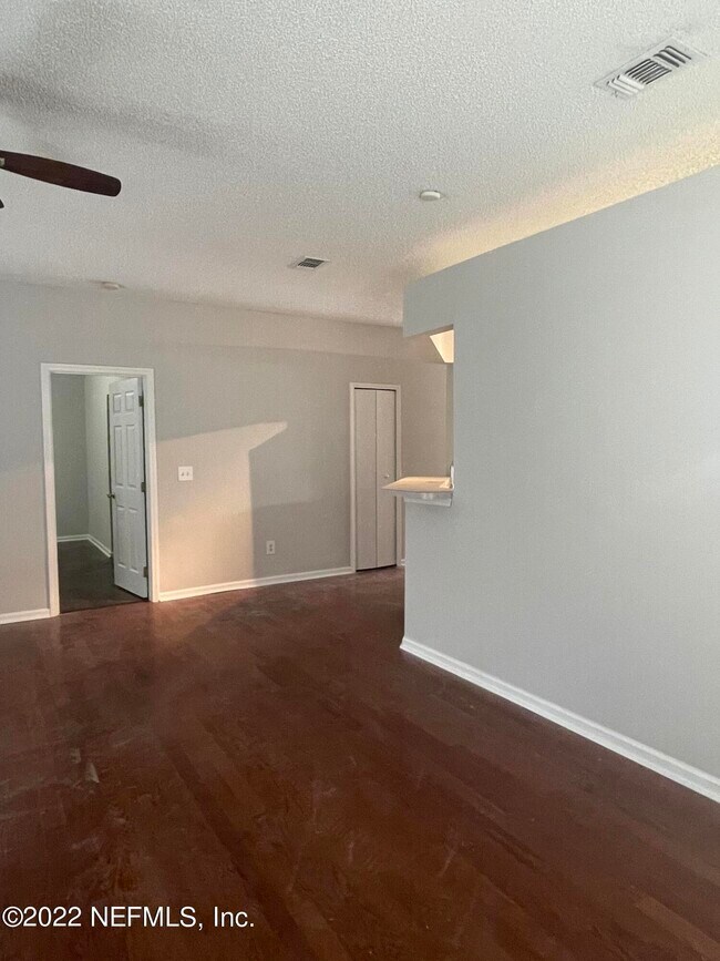 Building Photo - 3348 Volley Dr