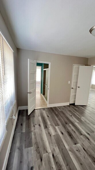 Building Photo - 7821 Byron Ave