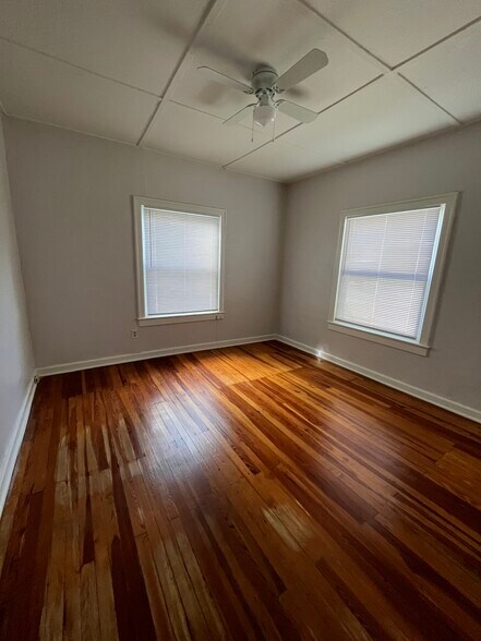 Building Photo - 2149 Mango Pl