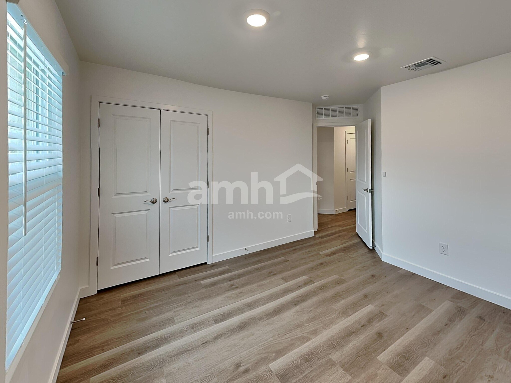 Building Photo - 9629 E Friedel Dr