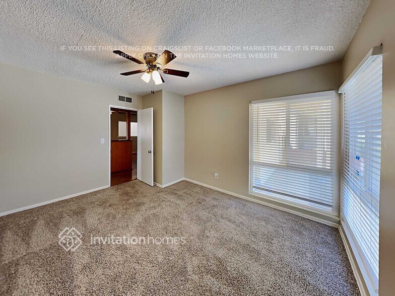 Building Photo - 14251 Minnehaha St