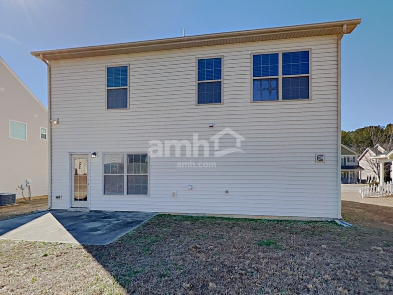 Building Photo - 913 Bridlemine Dr